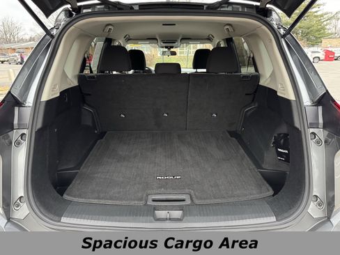 Used 2021 Nissan Rogue SV image 13