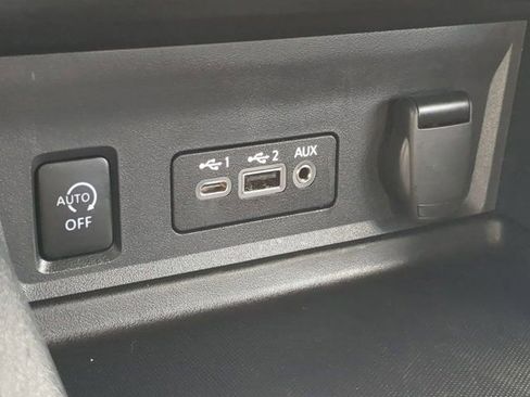 Used 2025 Nissan Sentra SV FWD image 19