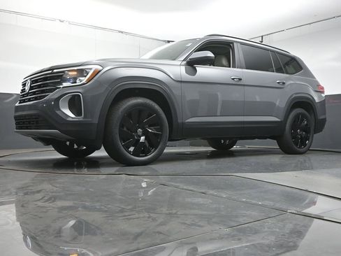New 2026 Volkswagen Atlas SE FWD image 35