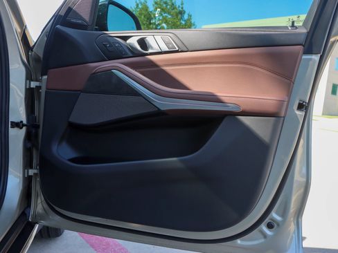 Used 2019 BMW X5 xDrive40i w/ Luxury Seating Package AWD/4WD image 10