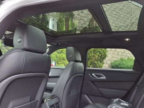 New 2026 Land Rover Range Rover Velar Dynamic SE AWD/4WD image 17