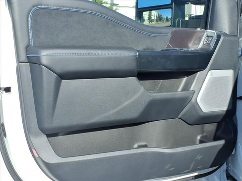 New 2026 Ford F250 Platinum w/ Tremor Off-Road Package image 23