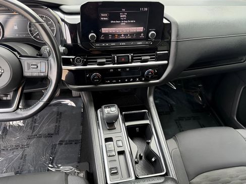 Used 2022 Nissan Pathfinder SV image 44