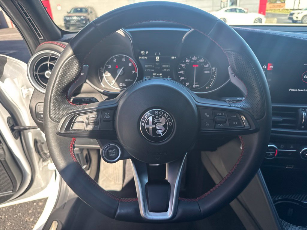 Used 2023 Alfa Romeo Giulia Estrema AWD/4WD image 35