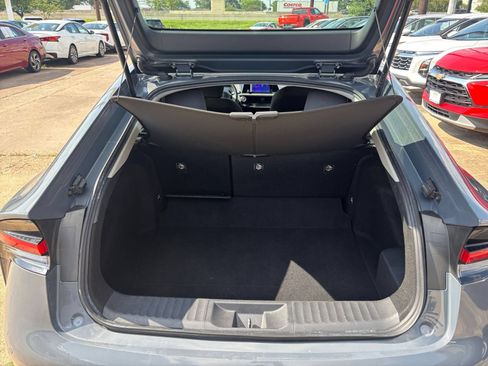 Used 2024 Toyota Prius LE FWD image 29