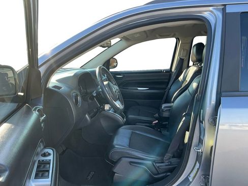 Used 2015 Jeep Compass Latitude image 14