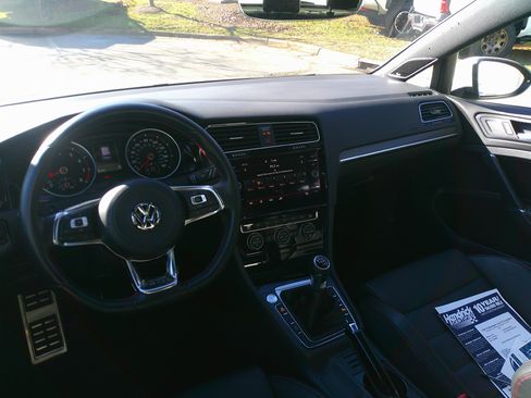 Used 2020 Volkswagen GTI Autobahn image 32