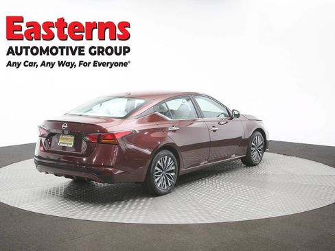 Used 2025 Nissan Altima 2.5 SV FWD image 38