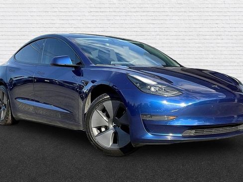 Used 2021 Tesla Model 3 Standard Range Plus RWD image 3