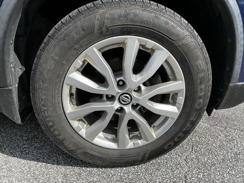 Used 2020 Nissan Rogue SV AWD/4WD image 9