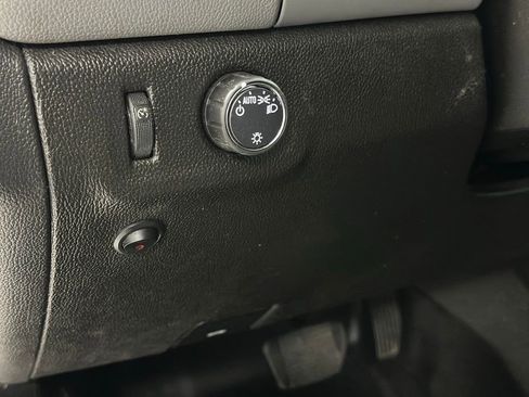 Used 2022 Chevrolet Colorado W/T RWD image 17