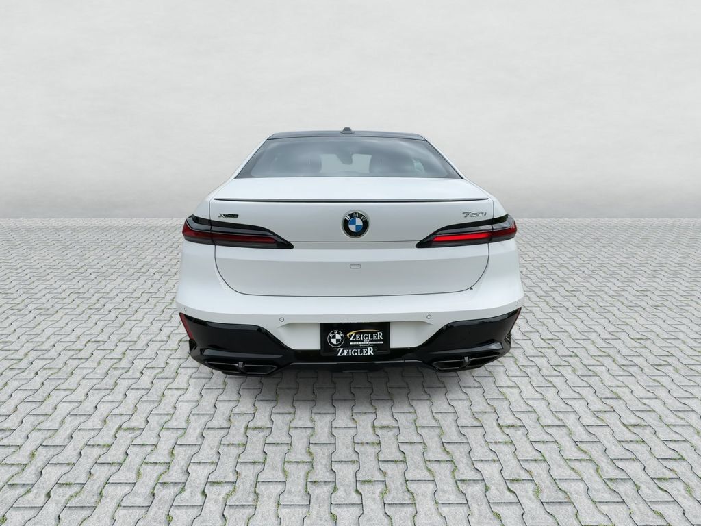 Used 2026 BMW 760i xDrive w/ Premium Package AWD/4WD image 7