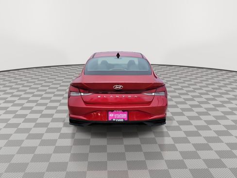 Used 2021 Hyundai Elantra SEL image 7