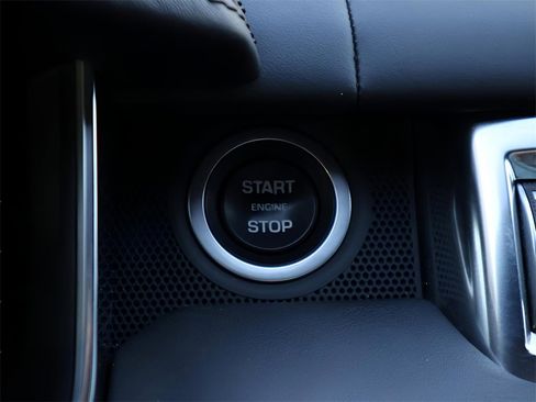 Used 2017 Land Rover Range Rover Sport SVR image 28