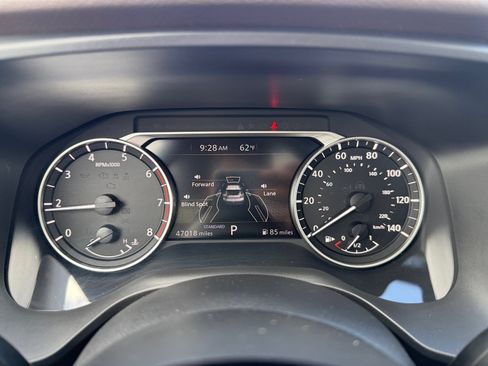 Used 2023 Nissan Rogue SL FWD image 11