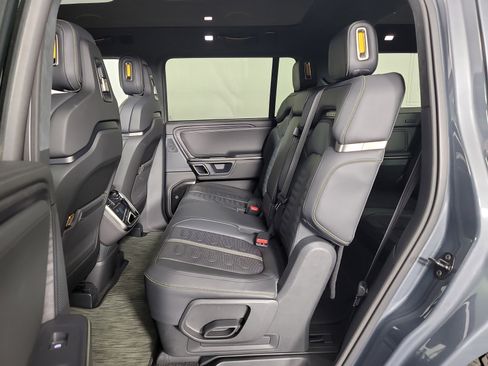 Used 2023 Rivian R1S Adventure image 22