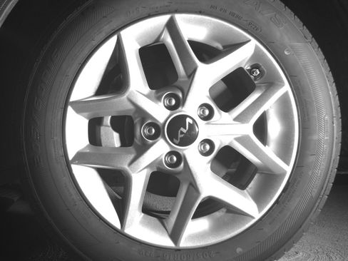 Used 2025 Kia Soul LX w/ LX Technology Package image 19