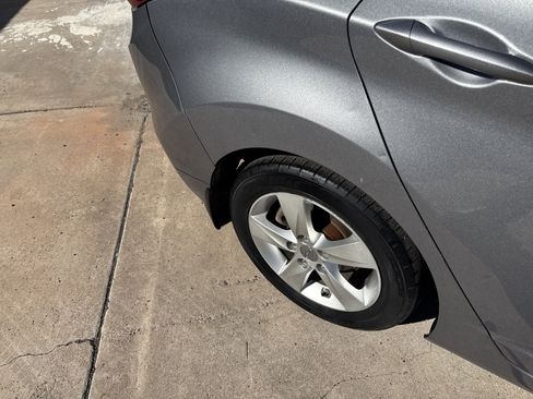 Used 2013 Hyundai Elantra GLS w/ Preferred Pkg image 10