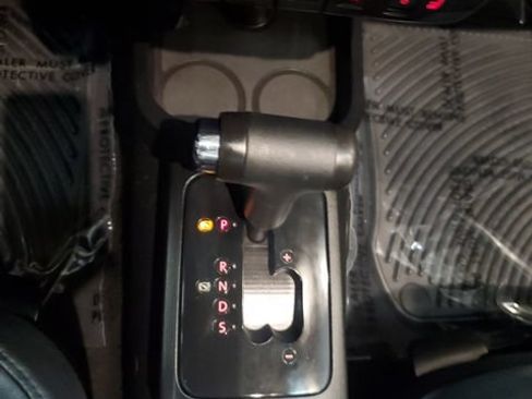 Used 2009 Volkswagen Beetle S FWD image 31