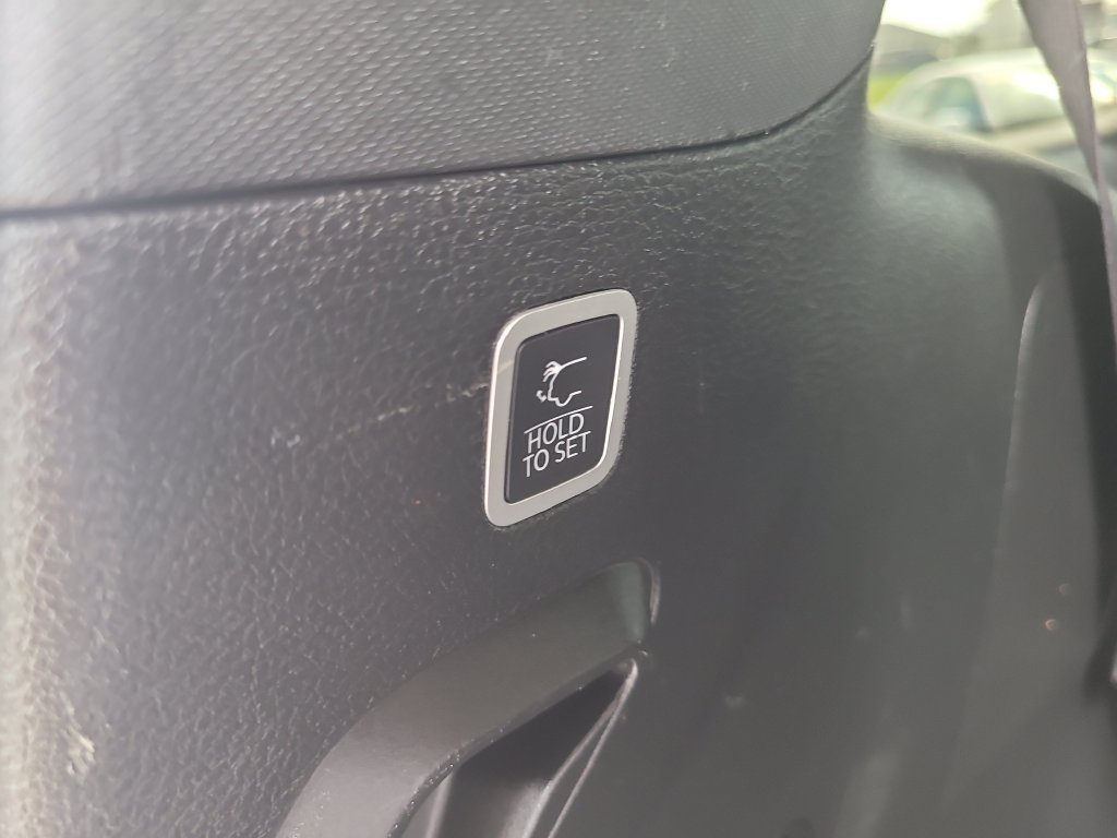 Used 2022 Jeep Wagoneer Series II RWD image 9