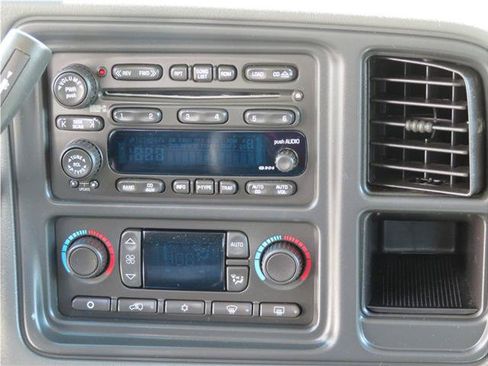 Used 2003 Chevrolet Avalanche 4x4 w/ Driver Convenience Package image 8