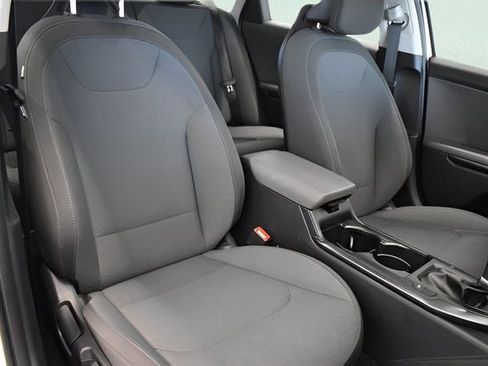 Used 2025 Kia K4 image 6