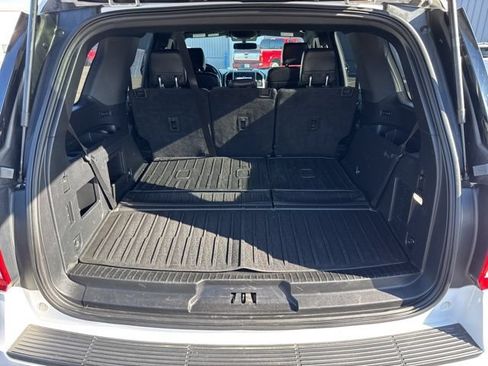 Used 2019 Ford Expedition XLT w/ Equipment Group 201A AWD/4WD image 8