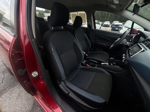 Used 2025 Nissan Versa SV FWD image 35