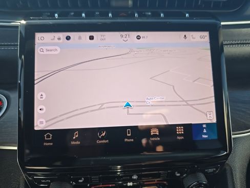 New 2025 Jeep Grand Cherokee Limited w/ Black Appearance Package image 40