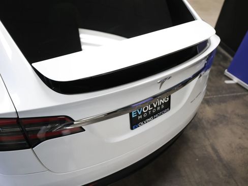 Used 2020 Tesla Model X Long Range image 18