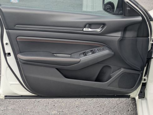 Used 2020 Nissan Altima 2.5 SR w/ Premium Package image 19