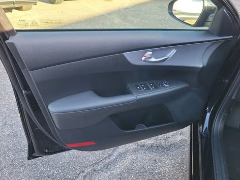 Used 2024 Kia Forte LXS FWD image 9