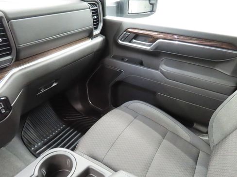 Used 2025 GMC Sierra 2500 SLE w/ SLE Convenience Package AWD/4WD image 27