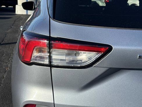 Used 2022 Ford Escape SEL image 7