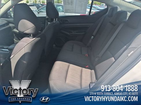 Used 2025 Nissan Altima 2.5 SV FWD image 23