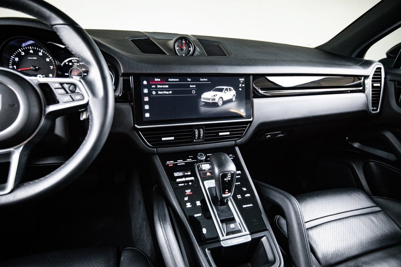 Certified 2023 Porsche Cayenne AWD/4WD image 19