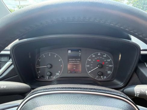 Used 2025 Toyota Corolla Cross LE w/ Moonroof Package AWD/4WD image 26