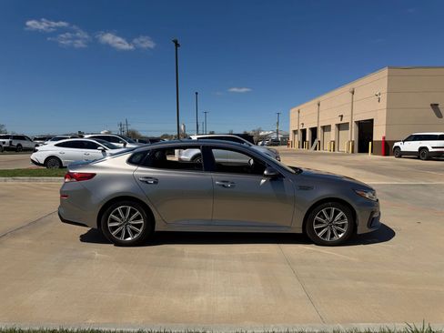 Used 2019 Kia Optima EX w/ EX Premium Package image 7