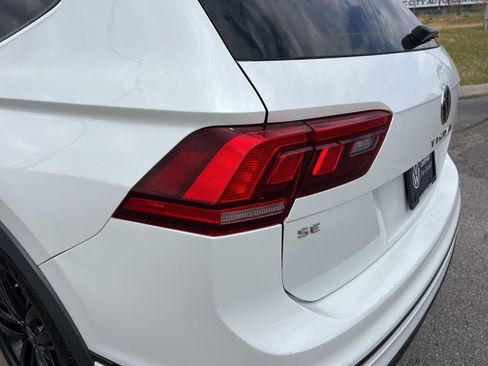 Used 2022 Volkswagen Tiguan SE R-Line image 13