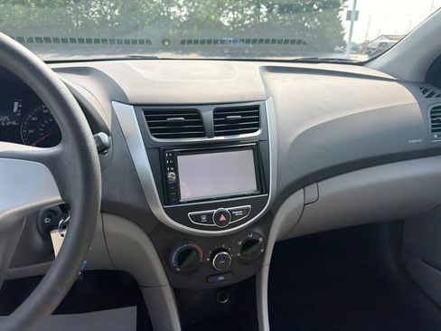 Used 2012 Hyundai Accent GLS FWD image 14