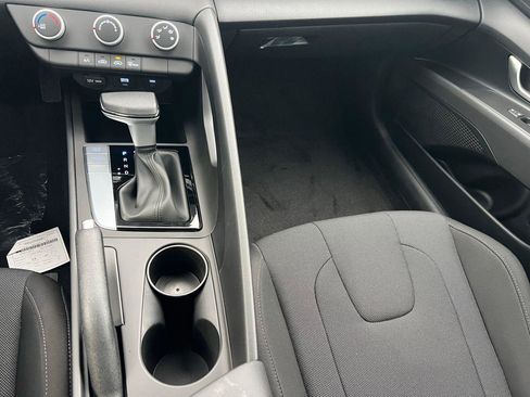New 2026 Hyundai Elantra SE image 32