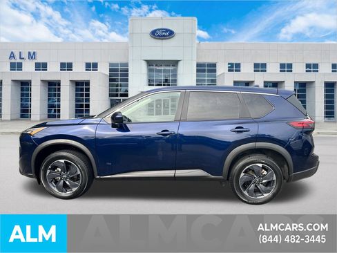 Used 2025 Nissan Rogue SV FWD image 9