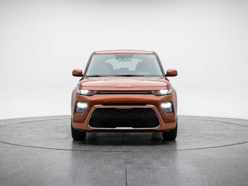 Used 2025 Kia Soul LX w/ LX Technology Package FWD image 2