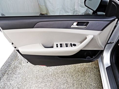 Used 2017 Hyundai Sonata SE FWD image 7
