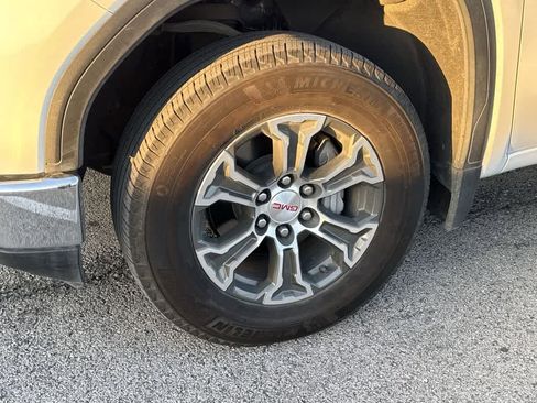 Used 2025 GMC Sierra 1500 SLT image 10