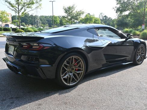 Used 2024 Chevrolet Corvette Z06 image 9