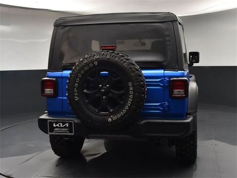 Used 2021 Jeep Wrangler Sport image 7