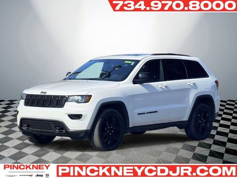Used 2019 Jeep Grand Cherokee Laredo AWD/4WD image 1
