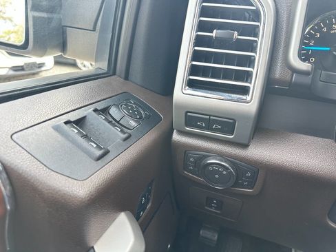 Used 2016 Ford F150 King Ranch w/ Equipment Group 601A Luxury AWD/4WD image 17