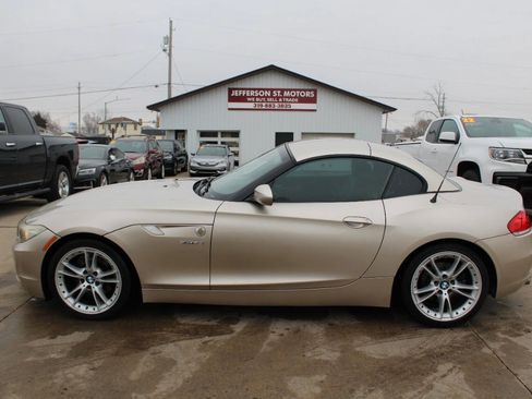 Used 2010 BMW Z4 sDrive30i image 1